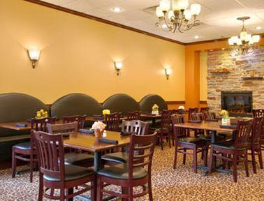 Hotel Ramada Convention Center Eau Claire Restaurant foto